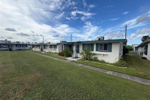 House in Sun City Center, Florida 1 bedroom, 77.48 sq.m. № 2398811 - photo 2