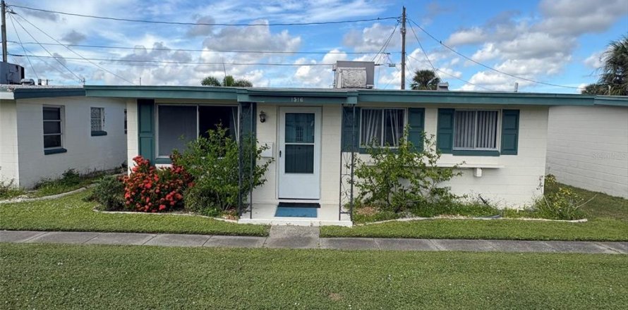 House in Sun City Center, Florida 1 bedroom, 77.48 sq.m. № 2398811