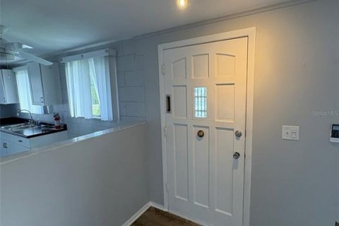 House in Sun City Center, Florida 1 bedroom, 77.48 sq.m. № 2398811 - photo 5