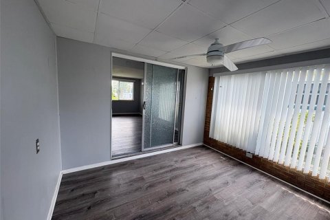 House in Sun City Center, Florida 1 bedroom, 77.48 sq.m. № 2398811 - photo 8