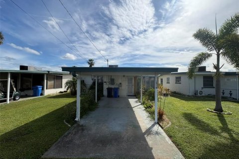 House in Sun City Center, Florida 1 bedroom, 77.48 sq.m. № 2398811 - photo 18