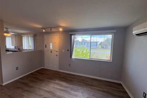 House in Sun City Center, Florida 1 bedroom, 77.48 sq.m. № 2398811 - photo 6