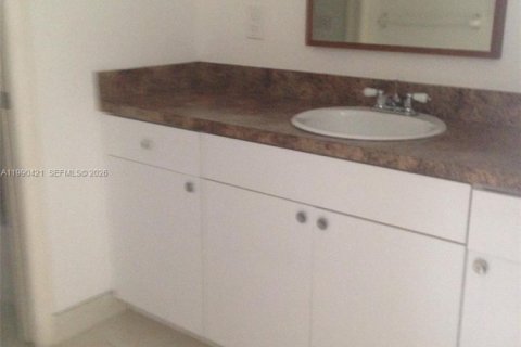 Снять в аренду кондоминиум в Майами, Флорида 1 спальня, 61.5м2, № 2052166 - фото 10