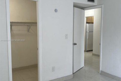 Снять в аренду кондоминиум в Майами, Флорида 1 спальня, 61.5м2, № 2052166 - фото 12