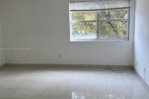 Снять в аренду кондоминиум в Майами, Флорида 1 спальня, 61.5м2, № 2052166 - фото 13