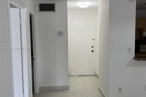 Снять в аренду кондоминиум в Майами, Флорида 1 спальня, 61.5м2, № 2052166 - фото 15