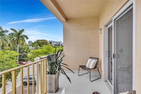 Condo in Bay Harbor Islands, Florida, 2 bedrooms  № 1937336 - photo 17