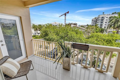 Condo in Bay Harbor Islands, Florida, 2 bedrooms  № 1937336 - photo 14