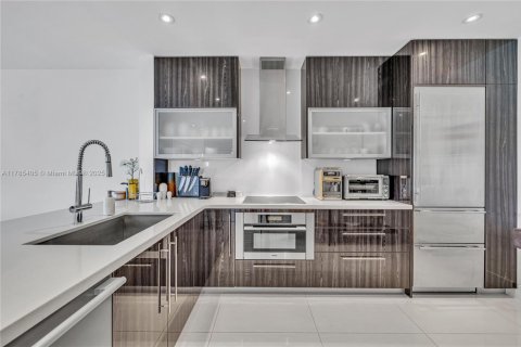 Condo in Bay Harbor Islands, Florida, 2 bedrooms  № 1937336 - photo 7