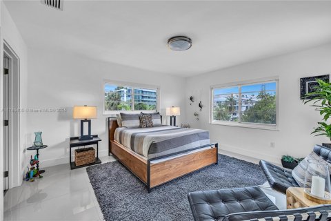 Condo in Bay Harbor Islands, Florida, 2 bedrooms  № 1937336 - photo 8