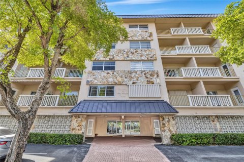 Condo in Bay Harbor Islands, Florida, 2 bedrooms  № 1937336 - photo 18
