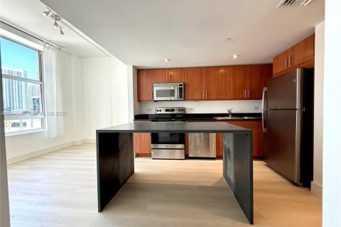 Copropriété à vendre à Miami, Floride: 2 chambres, 77.67 m2 № 1998690 - photo 2