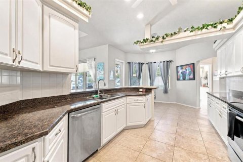 House in Spring Hill, Florida 3 bedrooms, 182.09 sq.m. № 2259423 - photo 9