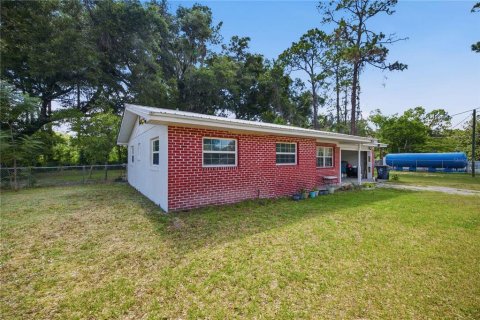House in Ocala, Florida 3 bedrooms, 130.81 sq.m. № 2156993 - photo 2