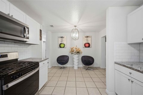 House in Ocala, Florida 3 bedrooms, 130.81 sq.m. № 2156993 - photo 17