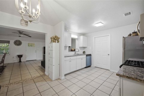 House in Ocala, Florida 3 bedrooms, 130.81 sq.m. № 2156993 - photo 20