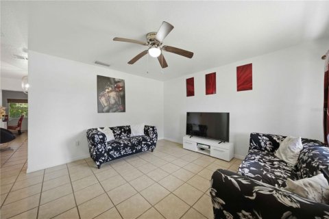 House in Ocala, Florida 3 bedrooms, 130.81 sq.m. № 2156993 - photo 4