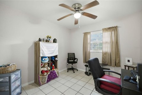 House in Ocala, Florida 3 bedrooms, 130.81 sq.m. № 2156993 - photo 9
