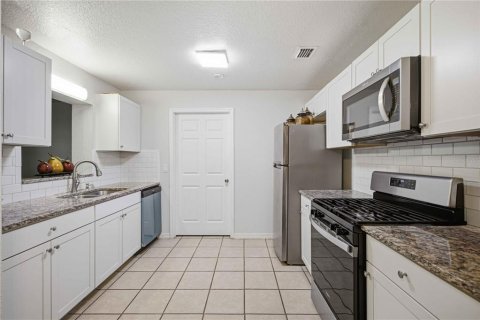 House in Ocala, Florida 3 bedrooms, 130.81 sq.m. № 2156993 - photo 15