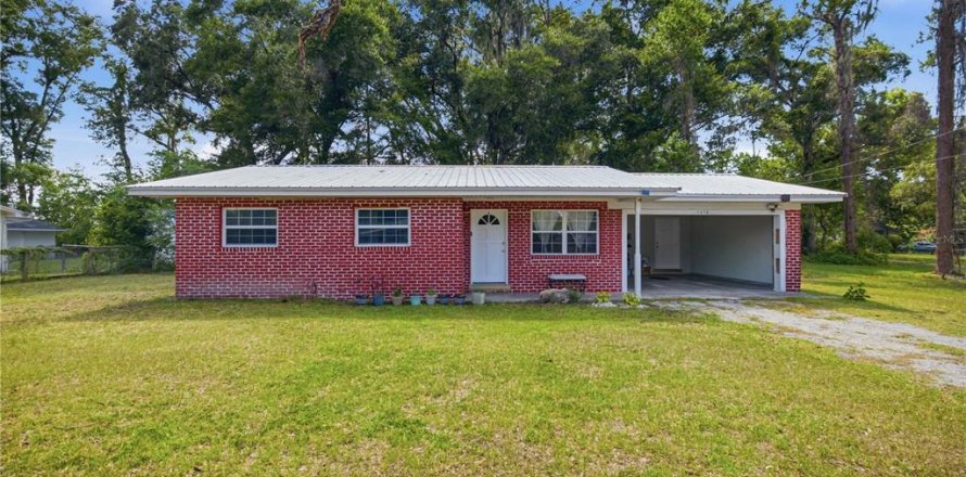 House in Ocala, Florida 3 bedrooms, 130.81 sq.m. № 2156993