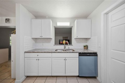 House in Ocala, Florida 3 bedrooms, 130.81 sq.m. № 2156993 - photo 16