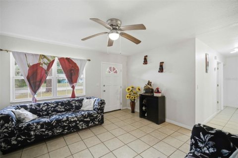 House in Ocala, Florida 3 bedrooms, 130.81 sq.m. № 2156993 - photo 5