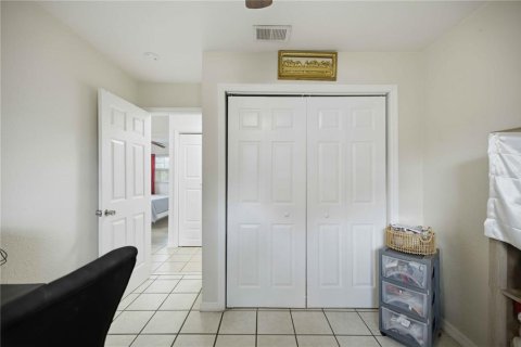 House in Ocala, Florida 3 bedrooms, 130.81 sq.m. № 2156993 - photo 10