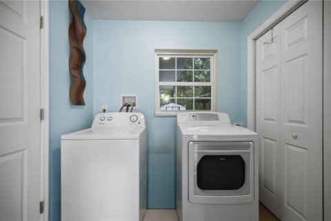 House in Ocala, Florida 3 bedrooms, 130.81 sq.m. № 2156993 - photo 14