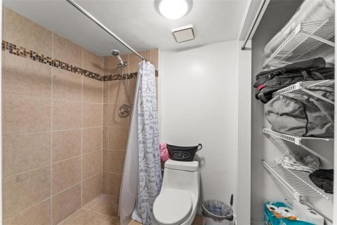 Copropriété à louer à Orlando, Floride: 2 chambres, 97.36 m2 № 2398853 - photo 11