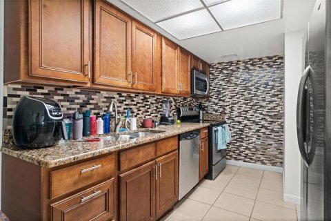 Copropriété à louer à Orlando, Floride: 2 chambres, 97.36 m2 № 2398853 - photo 3