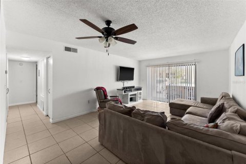 Copropriété à louer à Orlando, Floride: 2 chambres, 97.36 m2 № 2398853 - photo 21