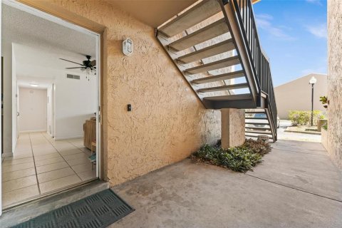 Copropriété à louer à Orlando, Floride: 2 chambres, 97.36 m2 № 2398853 - photo 2