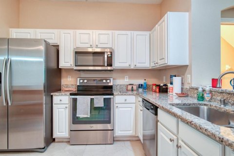Townhouse in Tampa, Florida 2 bedrooms, 118.17 sq.m. № 2342111 - photo 11