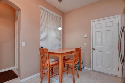 Townhouse in Tampa, Florida 2 bedrooms, 118.17 sq.m. № 2342111 - photo 13