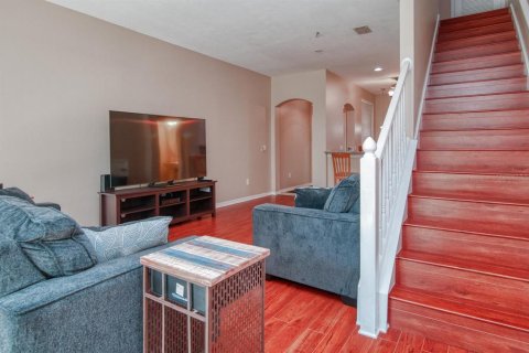 Townhouse in Tampa, Florida 2 bedrooms, 118.17 sq.m. № 2342111 - photo 8