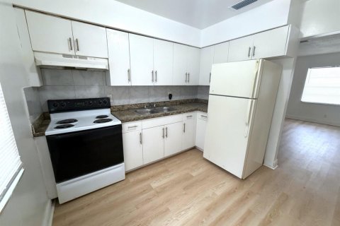 Appartement à louer à Lauderdale Lakes, Floride: 2 chambres, 65.03 m2 № 2259964 - photo 5