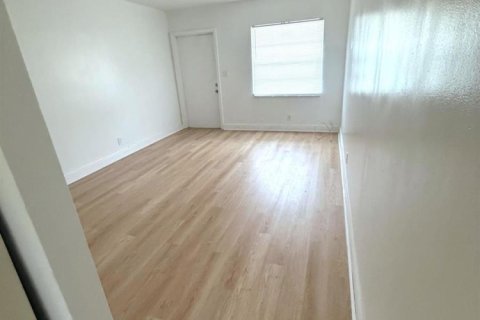 Appartement à louer à Lauderdale Lakes, Floride: 2 chambres, 65.03 m2 № 2259964 - photo 4