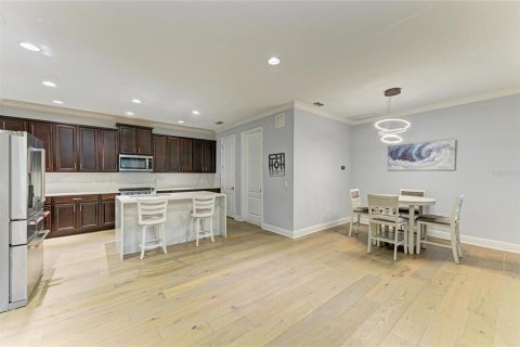 Casa en venta en Tampa, Florida, 5 dormitorios, 311.59 m2 № 1833619 - foto 17