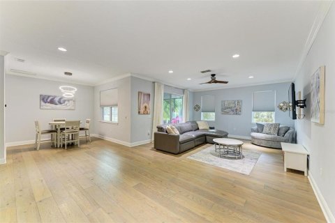Villa ou maison à vendre à Tampa, Floride: 5 chambres, 311.59 m2 № 1833619 - photo 15