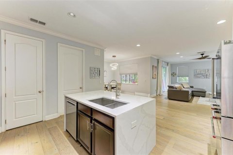 Villa ou maison à vendre à Tampa, Floride: 5 chambres, 311.59 m2 № 1833619 - photo 21