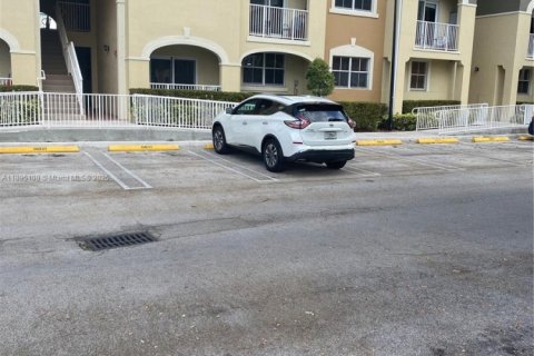 Copropriété à louer à Doral, Floride: 3 chambres, 119.29 m2 № 1947520 - photo 6