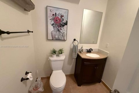 Copropriété à louer à Doral, Floride: 3 chambres, 119.29 m2 № 1947520 - photo 13