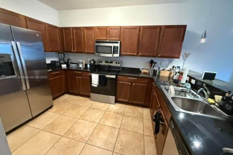 Copropriété à louer à Doral, Floride: 3 chambres, 119.29 m2 № 1947520 - photo 15