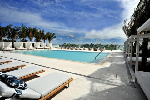 Condominio en venta en Hallandale Beach, Florida, 5 dormitorios № 1937994 - foto 18