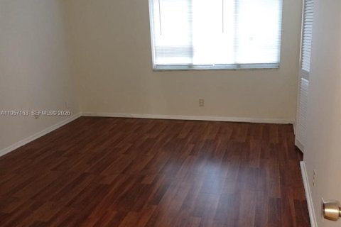 Condominio en alquiler en Lauderhill, Florida, 2 dormitorios, 80.64 m2 № 2011213 - foto 4