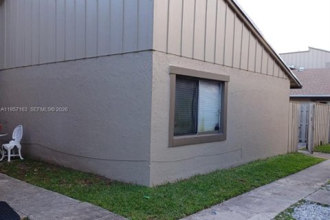 Condominio en Lauderhill, Florida, 2 dormitorios  № 2011213