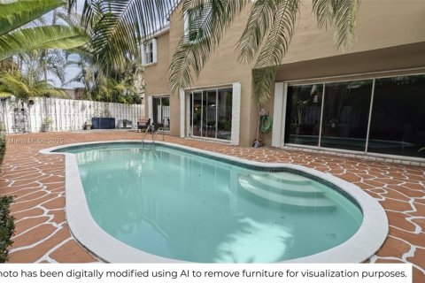 House in Miami, Florida 4 bedrooms, 236.62 sq.m. № 1967616 - photo 13