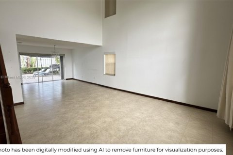 House in Miami, Florida 4 bedrooms, 236.62 sq.m. № 1967616 - photo 3