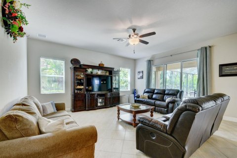 Casa en venta en Royal Palm Beach, Florida, 6 dormitorios, 399.76 m2 № 2245273 - foto 16