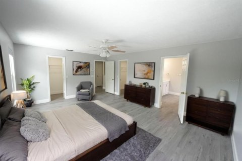 House in Orlando, Florida 6 bedrooms, 321.72 sq.m. № 1802926 - photo 4